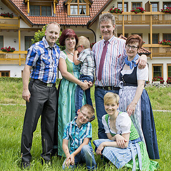 Famielenfoto der "Walkenstein-Familie"