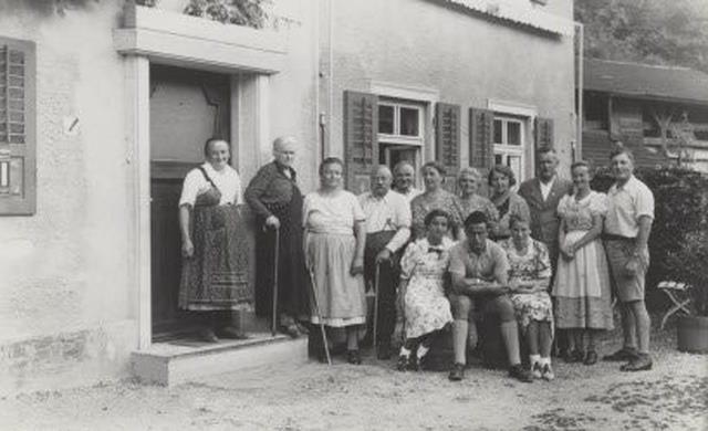 Bild von 1838 der Gassenwirtin mit Gästen